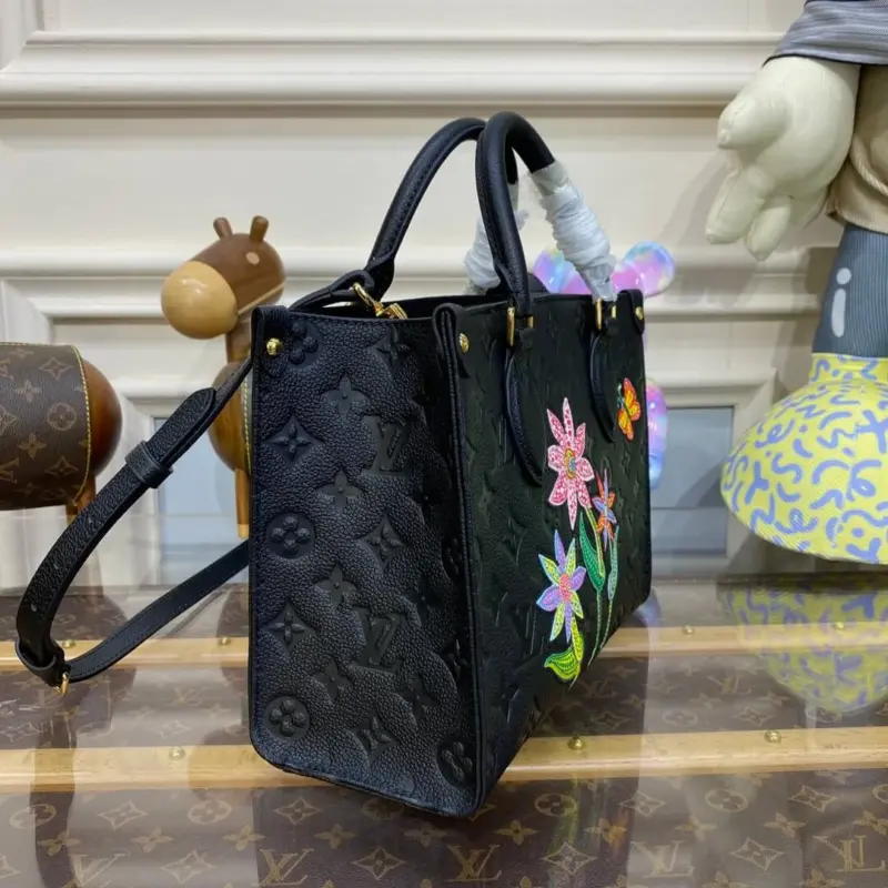OnTheGo-PM-Top-Handle-Bag-with-Flower-Marquetry-M21732-Black-OnTheGo-PM-Top-Handle-Bag-with-Flower-Marquetry-M21732-Black-3.webp