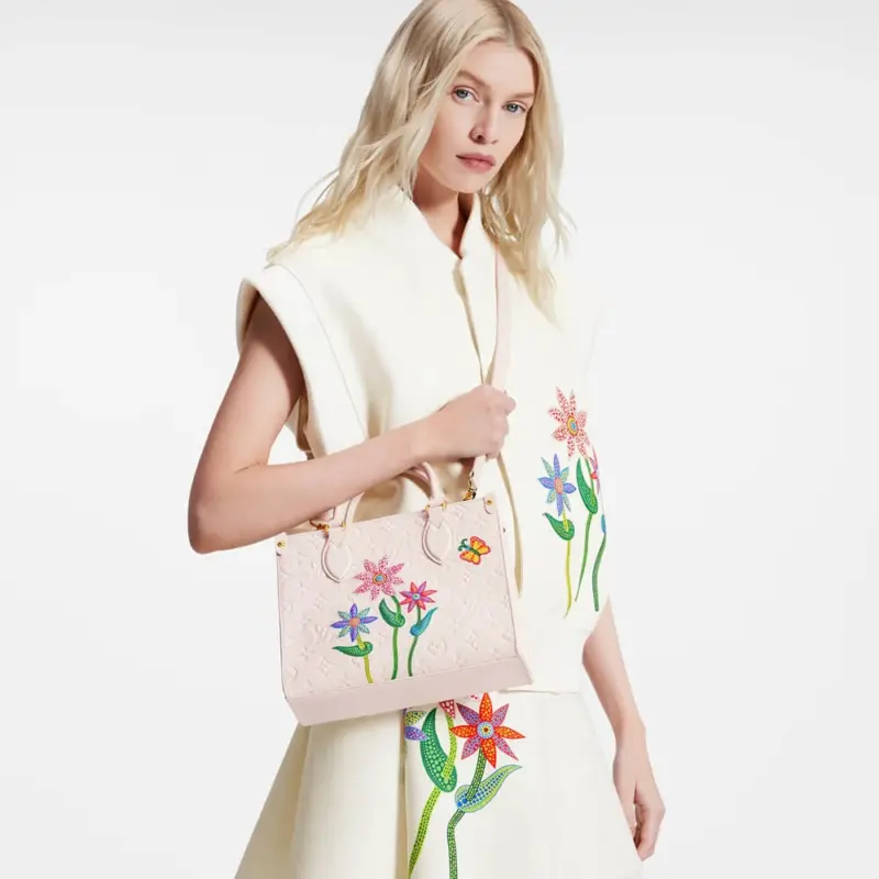 OnTheGo-PM-Top-Handle-Bag-with-Flower-Marquetry-M21732-White-OnTheGo-PM-Top-Handle-Bag-with-Flower-Marquetry-M21732-White-2.webp