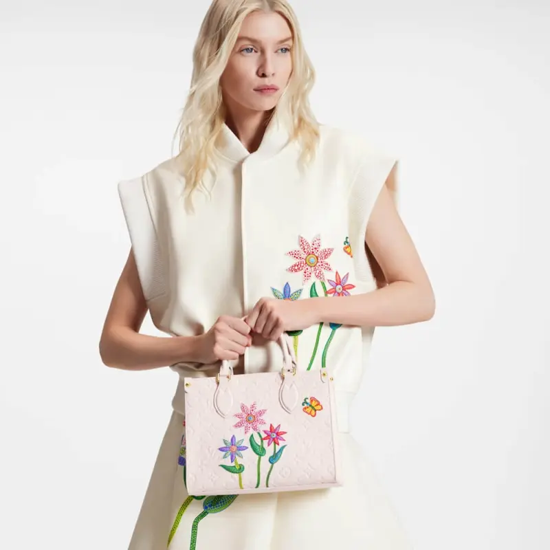 OnTheGo-PM-Top-Handle-Bag-with-Flower-Marquetry-M21732-White-OnTheGo-PM-Top-Handle-Bag-with-Flower-Marquetry-M21732-White-3.webp