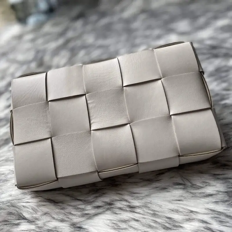 Padded-Maxi-Woven-Cassette-Crossbody-Shoulder-Bag-578004-White-Padded-Maxi-Woven-Cassette-Crossbody-Shoulder-Bag-578004-White-2.webp