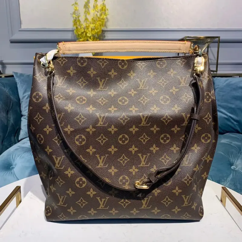 Pochette-Metis-Monogram-Canvas-Shoulder-Crossbody-Bag-M40781-4.webp