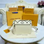 Pochette-Metis-Satchel-Style-Top-Handle-Crossbody-Bag-M46018-M46028-Creme-Pochette-Metis-Satchel-Style-Top-Handle-Crossbody-Bag-M46018-M46028-Creme-4.webp
