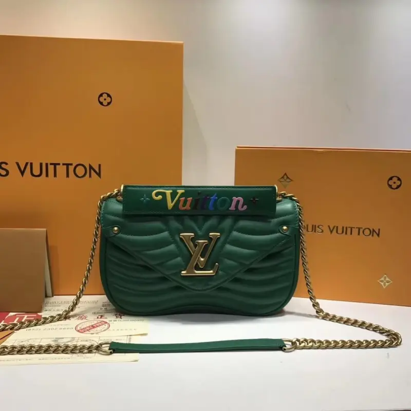 Quilted-Calfskin-Leather-Chain-Shoulder-Bag-MM-M51946-Green-Quilted-Calfskin-Leather-Chain-Shoulder-Bag-MM-M51946-Green-1.webp