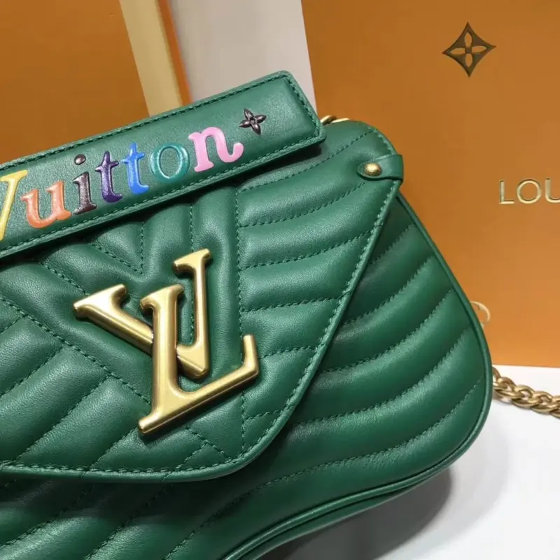 Quilted-Calfskin-Leather-Chain-Shoulder-Bag-MM-M51946-Green-Quilted-Calfskin-Leather-Chain-Shoulder-Bag-MM-M51946-Green-2.webp