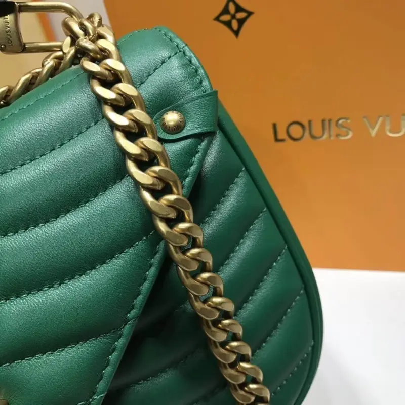 Quilted-Calfskin-Leather-Chain-Shoulder-Bag-MM-M51946-Green-Quilted-Calfskin-Leather-Chain-Shoulder-Bag-MM-M51946-Green-3.webp