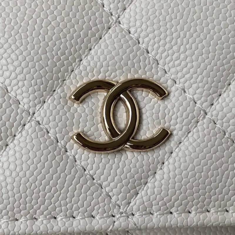 Quilted-Caviar-Calfskin-Leather-Wallet-On-a-Chain-AP2400-White-Quilted-Caviar-Calfskin-Leather-Wallet-On-a-Chain-AP2400-White-3.webp