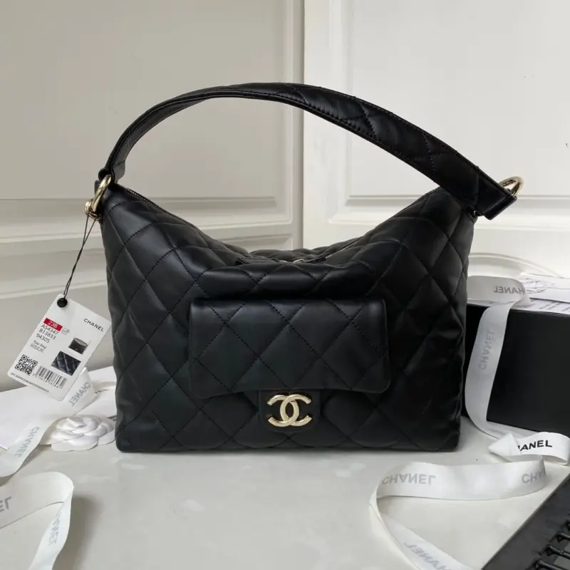 Quilted-Crescent-Shape-Shoulder-Hobo-Bag-AS4347-Black-Quilted-Crescent-Shape-Shoulder-Hobo-Bag-AS4347-Black-4.webp
