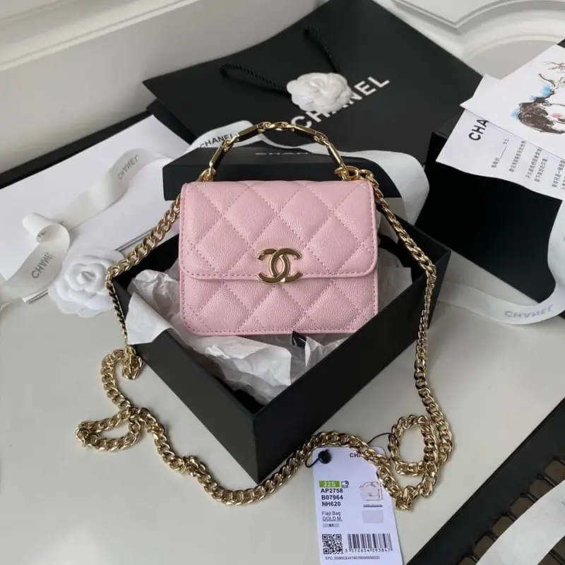 Quilted-Enamel-Handle-Clutch-with-Chain-Strap-AP2758-Pink-Quilted-Enamel-Handle-Clutch-with-Chain-Strap-AP2758-Pink-1.webp
