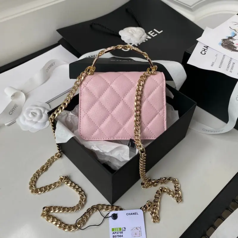 Quilted-Enamel-Handle-Clutch-with-Chain-Strap-AP2758-Pink-Quilted-Enamel-Handle-Clutch-with-Chain-Strap-AP2758-Pink-2.webp