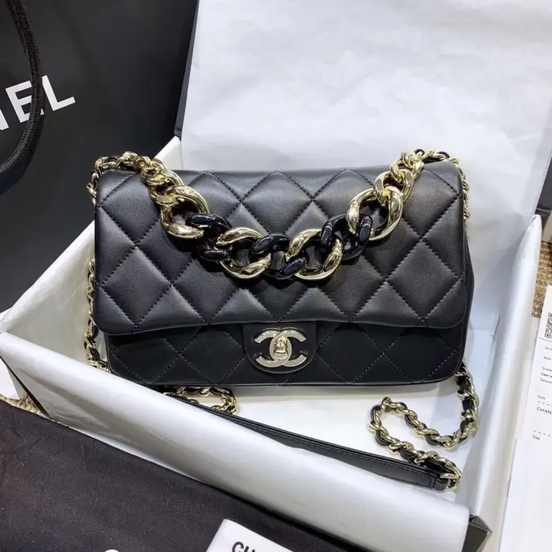 Quilted-Flap-Shoulder-Bag-with-Large-Bi-Color-Chain-AS1353-Black-Quilted-Flap-Shoulder-Bag-with-Large-Bi-Color-Chain-AS1353-Black-3.webp