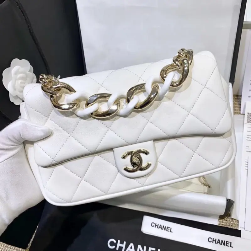 Quilted-Flap-Shoulder-Bag-with-Large-Bi-Color-Chain-AS1353-White-Quilted-Flap-Shoulder-Bag-with-Large-Bi-Color-Chain-AS1353-White-1.webp