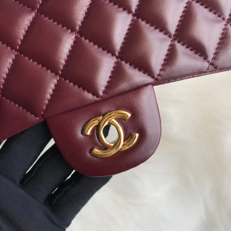 Quilted-Lambskin-20cm-Classic-Flap-Shoulder-Bag-1116-Burgundy-Quilted-Lambskin-20cm-Classic-Flap-Shoulder-Bag-1116-Burgundy-3.webp