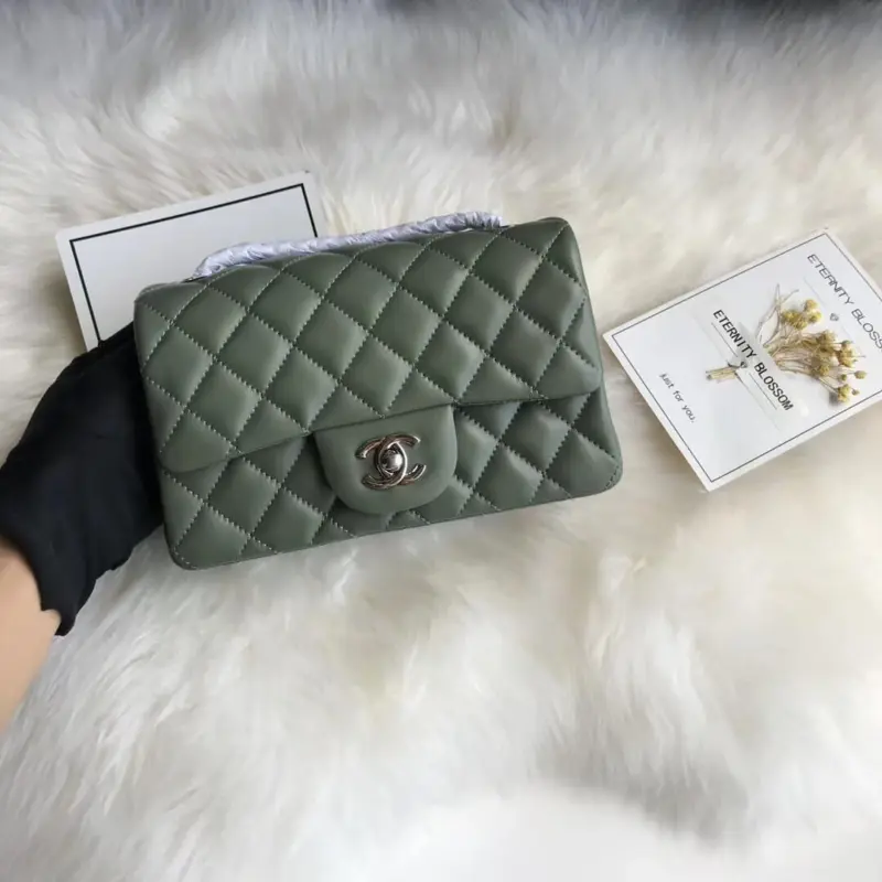 Quilted-Lambskin-20cm-Classic-Flap-Shoulder-Bag-1116-Green-Quilted-Lambskin-20cm-Classic-Flap-Shoulder-Bag-1116-Green-2.webp