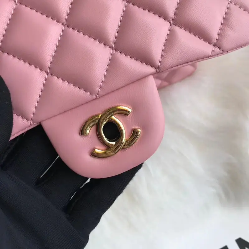 Quilted-Lambskin-20cm-Classic-Flap-Shoulder-Bag-1116-Pink-Quilted-Lambskin-20cm-Classic-Flap-Shoulder-Bag-1116-Pink-3.webp