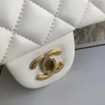 Quilted-Lambskin-20cm-Classic-Flap-Shoulder-Bag-1116-White-Quilted-Lambskin-20cm-Classic-Flap-Shoulder-Bag-1116-White-3.webp