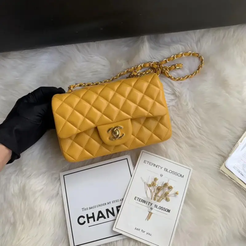 Quilted-Lambskin-20cm-Classic-Flap-Shoulder-Bag-1116-Yellow-Quilted-Lambskin-20cm-Classic-Flap-Shoulder-Bag-1116-Yellow-2.webp