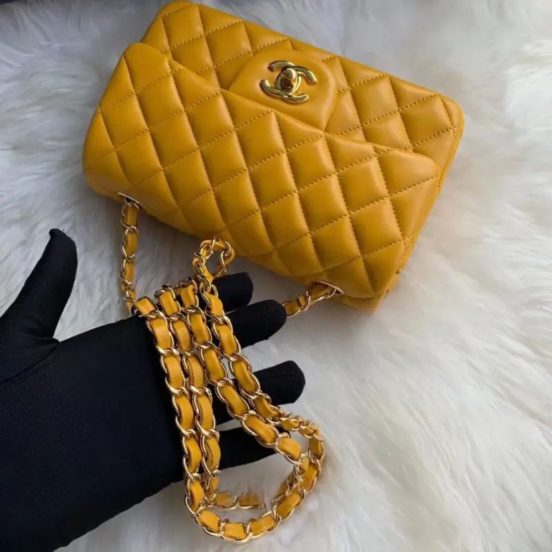 Quilted-Lambskin-20cm-Classic-Flap-Shoulder-Bag-1116-Yellow-Quilted-Lambskin-20cm-Classic-Flap-Shoulder-Bag-1116-Yellow-3.webp