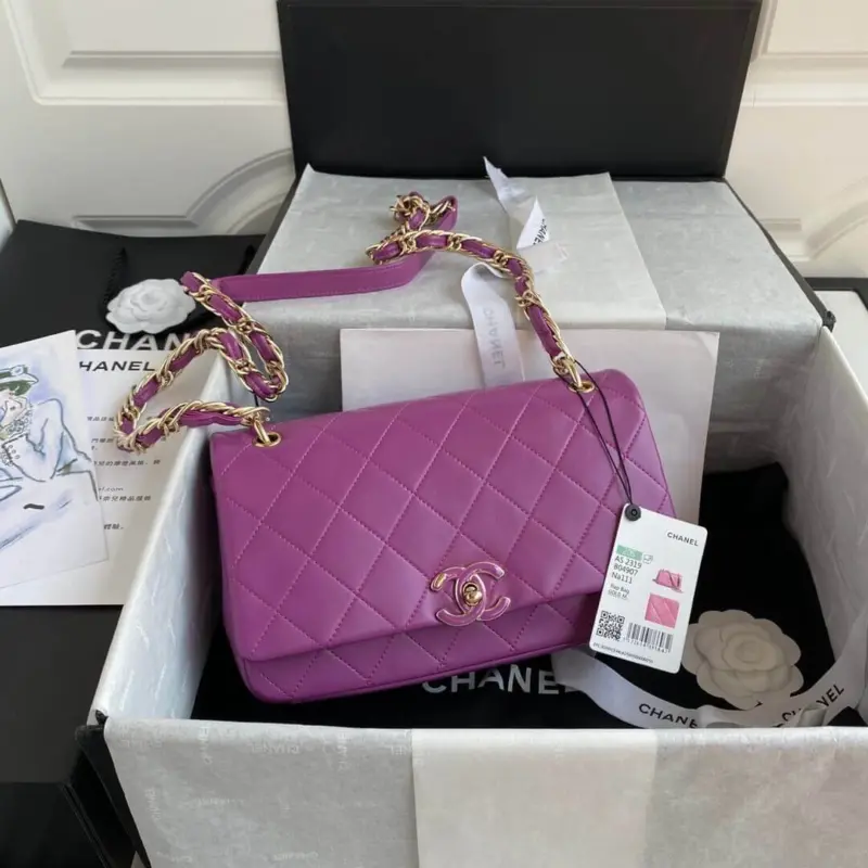 Quilted-Lambskin-Leather-Large-Classic-Flap-Shoulder-Bag-AS2319-Purple-Quilted-Lambskin-Leather-Large-Classic-Flap-Shoulder-Bag-AS2319-Purple-1.webp