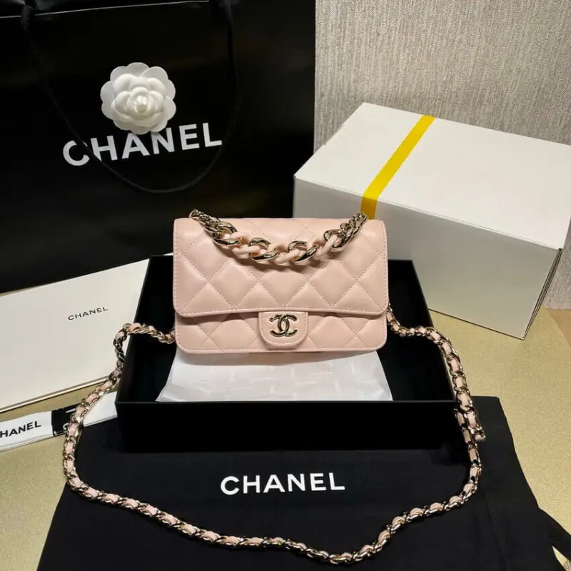Quilted-Lambskin-Plexiglass-Top-Wallet-On-Chain-Crossbody-AP2377-Pink-Quilted-Lambskin-Plexiglass-Top-Wallet-On-Chain-Crossbody-AP2377-Pink-3.webp