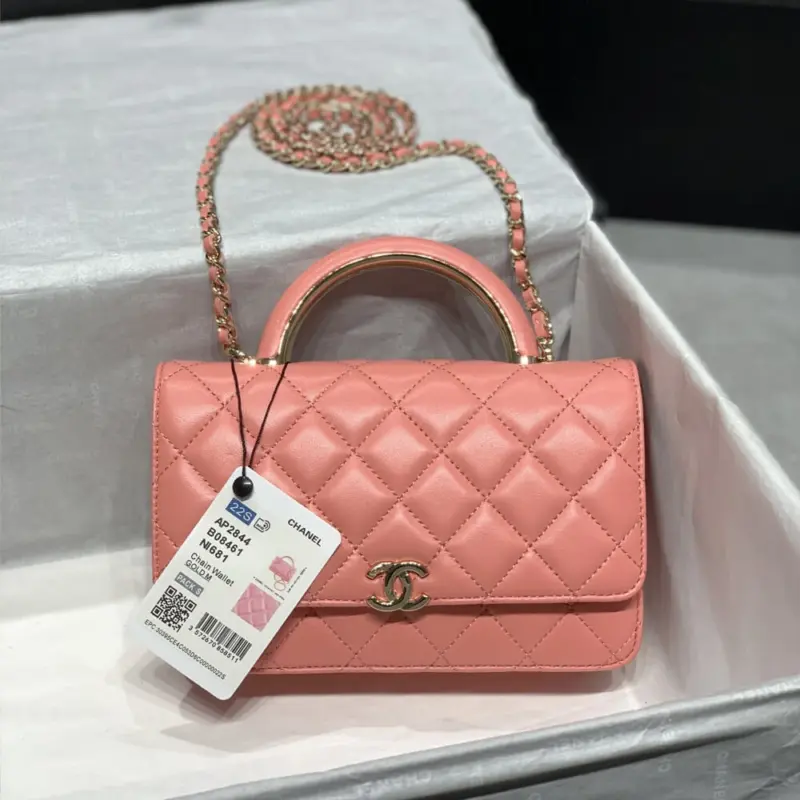 Quilted-Lambskin-Wallet-On-Chain-Top-Handle-Bag-Black-AP2844-Pink-Quilted-Lambskin-Wallet-On-Chain-Top-Handle-Bag-Black-AP2844-Pink-1.webp