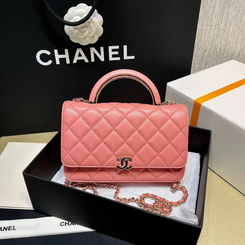 Quilted-Lambskin-Wallet-On-Chain-Top-Handle-Bag-Black-AP2844-Pink-Quilted-Lambskin-Wallet-On-Chain-Top-Handle-Bag-Black-AP2844-Pink-3.webp