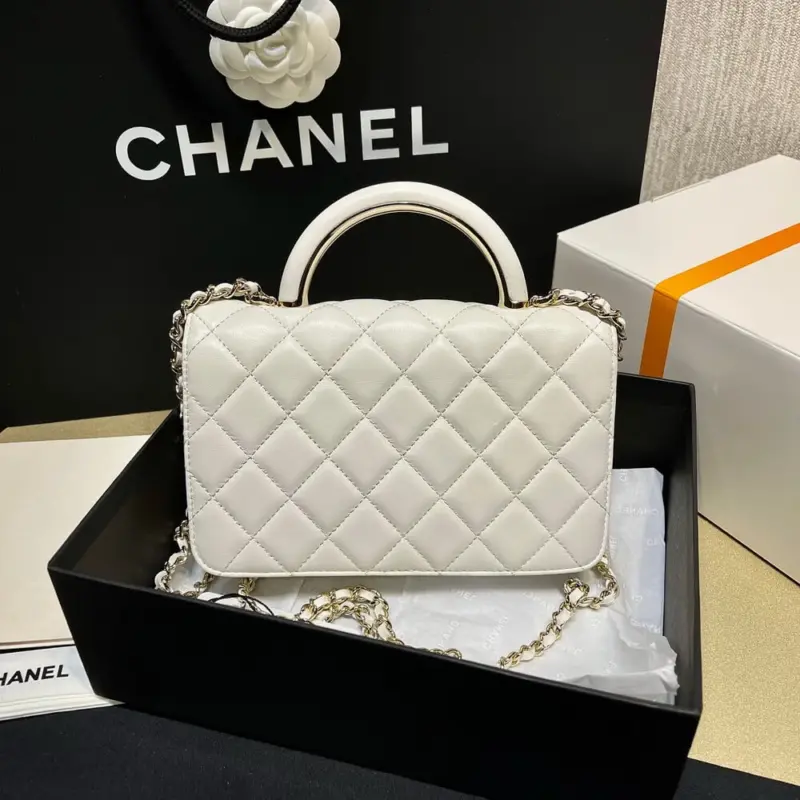 Quilted-Lambskin-Wallet-On-Chain-Top-Handle-Bag-Black-AP2844-White-Quilted-Lambskin-Wallet-On-Chain-Top-Handle-Bag-Black-AP2844-White-3.webp