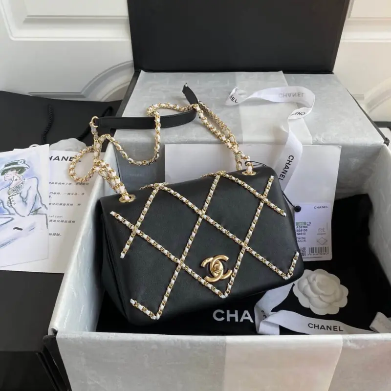 Quilted-Leather-Flap-Shoulder-Bag-with-Entwined-Chain-AS2383-Black-Quilted-Leather-Flap-Shoulder-Bag-with-Entwined-Chain-AS2383-Black-1.webp