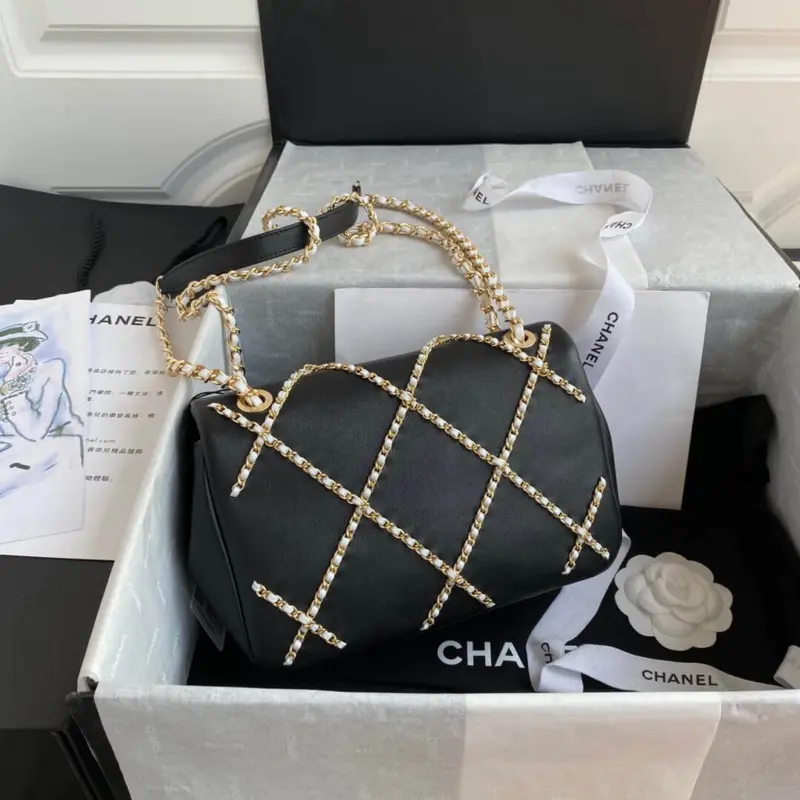 Quilted-Leather-Flap-Shoulder-Bag-with-Entwined-Chain-AS2383-Black-Quilted-Leather-Flap-Shoulder-Bag-with-Entwined-Chain-AS2383-Black-2.webp