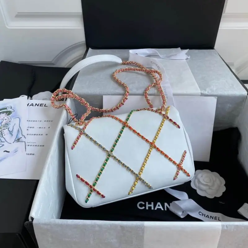 Quilted-Leather-Flap-Shoulder-Bag-with-Entwined-Chain-AS2383-White-Quilted-Leather-Flap-Shoulder-Bag-with-Entwined-Chain-AS2383-White-3.webp