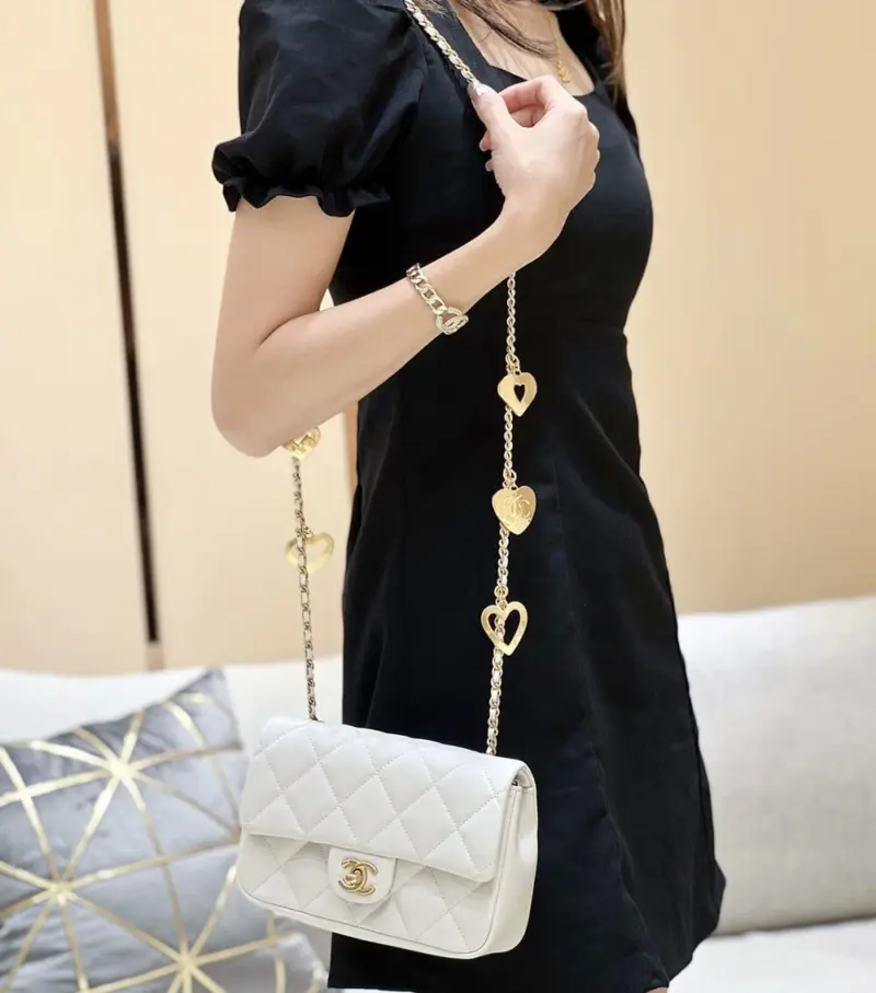 Quilted-Leather-Mini-Flap-Bag-with-Heart-Chain-AS3457-White-Quilted-Leather-Mini-Flap-Bag-with-Heart-Chain-AS3457-White-3.webp