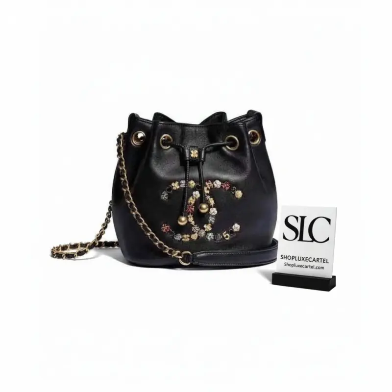 Quilted-Leather-Studded-Drawstring-Bucket-Shoulder-Bag-AS1883-1.webp