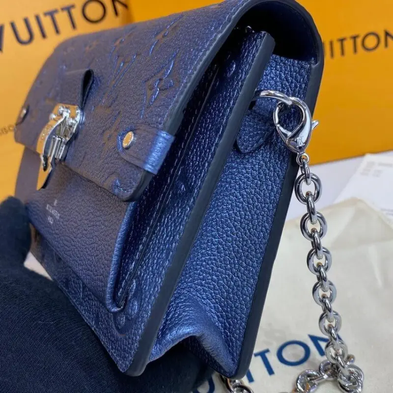 Quilted-Leather-Vavin-Chain-Wallet-in-Navy-Nacre-M59077-6.webp