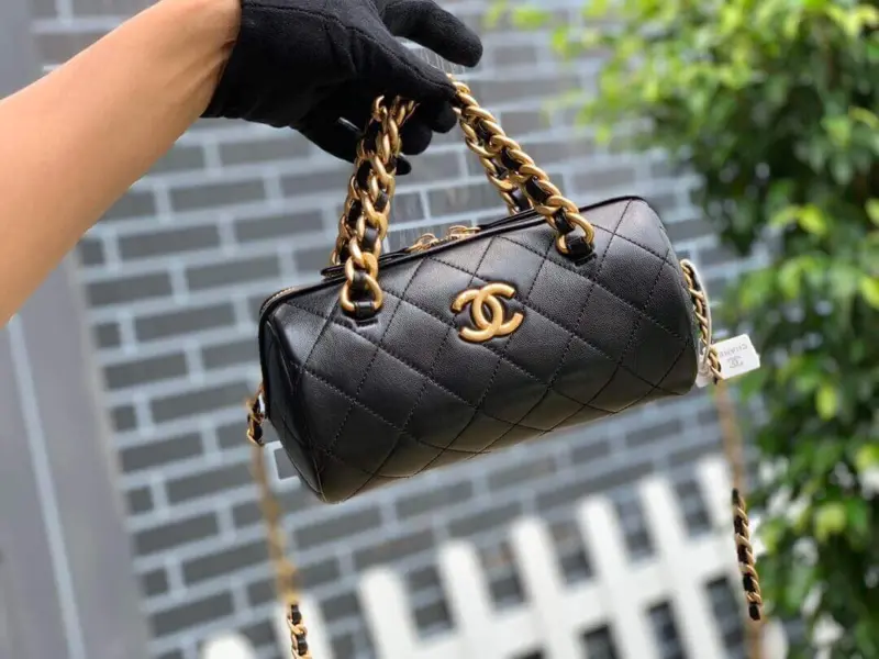Quilted-Shiny-Lambskin-Small-Top-Handle-Bowling-Bag-AS1899-Black-Quilted-Shiny-Lambskin-Small-Top-Handle-Bowling-Bag-AS1899-Black-5.webp