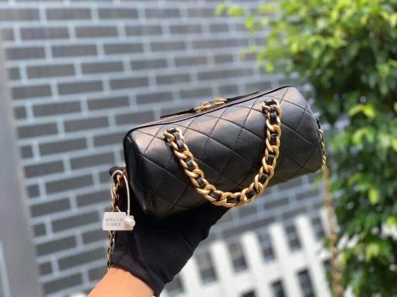 Quilted-Shiny-Lambskin-Small-Top-Handle-Bowling-Bag-AS1899-Black-Quilted-Shiny-Lambskin-Small-Top-Handle-Bowling-Bag-AS1899-Black-6.webp