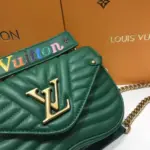 Quilted-Wave-Leather-Chain-Shoulder-Bag-PM-M51683-Green-Quilted-Wave-Leather-Chain-Shoulder-Bag-PM-M51683-Green-3.webp