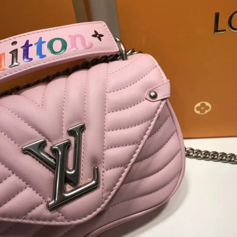 Quilted-Wave-Leather-Chain-Shoulder-Bag-PM-M51683-Light-Pink-Quilted-Wave-Leather-Chain-Shoulder-Bag-PM-M51683-Light-Pink-3.webp