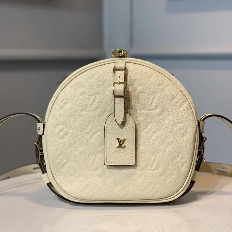 Round-Monogram-Print-Boite-Chapeau-Souple-Crossbody-Bag-M45167-M45276-Creme-Round-Monogram-Print-Boite-Chapeau-Souple-Crossbody-Bag-M45167-M45276-Creme-4.webp