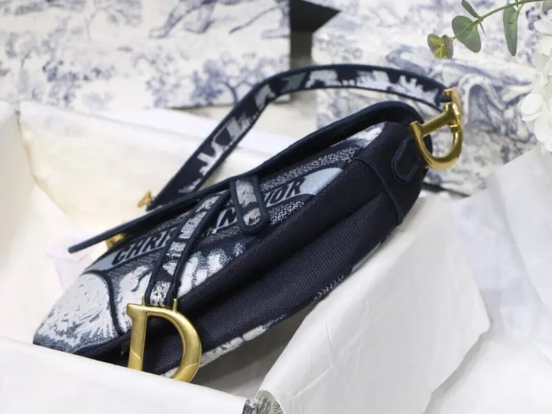 Saddle-Shoulder-Bag-with-Multicolor-Tie-Dye-Embroidery-M0446-6.webp