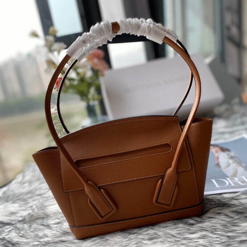 Small-Arco-Top-Handle-Tote-in-Grainy-Woven-Calfskin-580725-Caramel-Small-Arco-Top-Handle-Tote-in-Grainy-Woven-Calfskin-580725-Caramel-3.webp