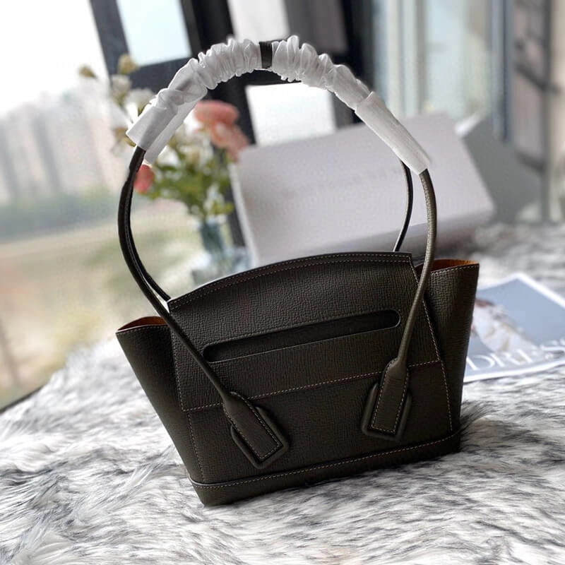 Small-Arco-Top-Handle-Tote-in-Grainy-Woven-Calfskin-580725-Dark-Green-Small-Arco-Top-Handle-Tote-in-Grainy-Woven-Calfskin-580725-Dark-Green-1.webp