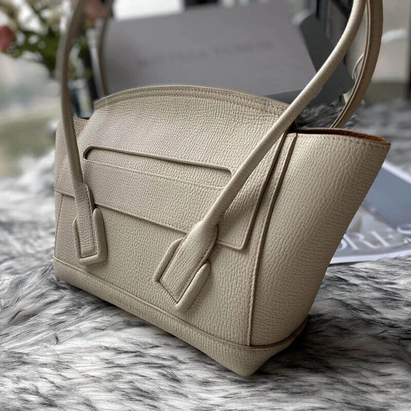 Small-Arco-Top-Handle-Tote-in-Grainy-Woven-Calfskin-580725-White-Small-Arco-Top-Handle-Tote-in-Grainy-Woven-Calfskin-580725-White-2.webp
