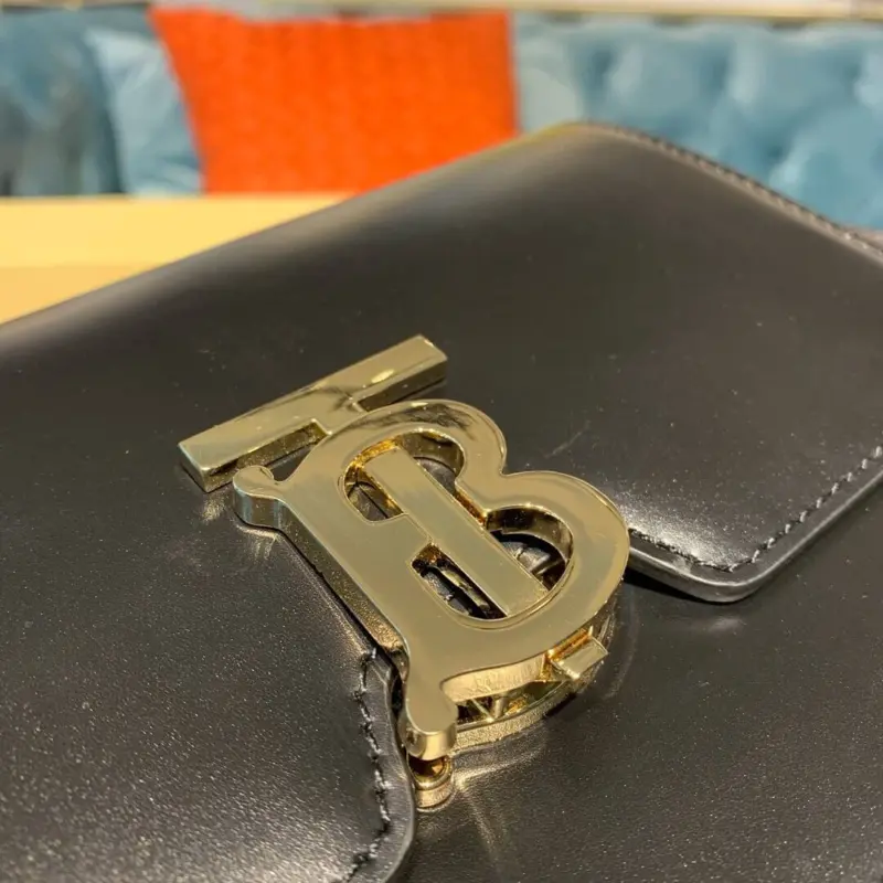 Small-Leather-Flap-Top-Bag-with-Monogram-Clasp-80103341-4.webp