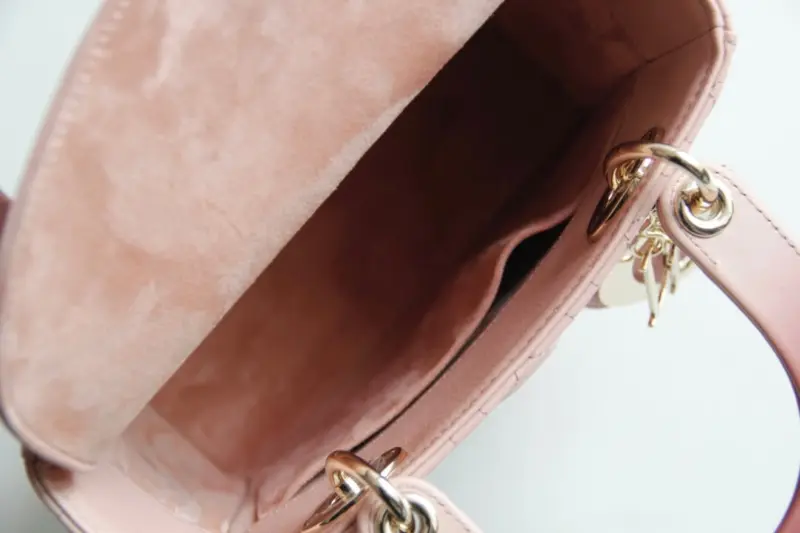 Small-Quilted-Cannage-Bag-in-Pink-Gradient-Lambskin-M0538-11.webp