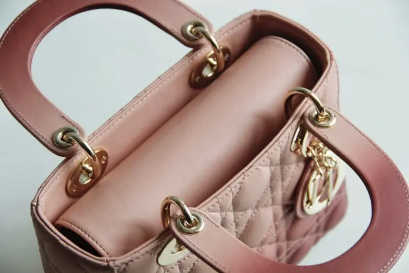 Small-Quilted-Cannage-Bag-in-Pink-Gradient-Lambskin-M0538-9.webp