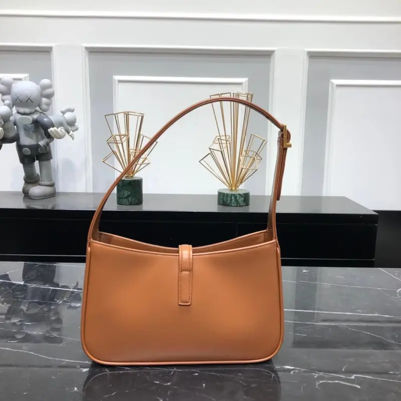 Smooth-Leather-Le-5A7-Hobo-Shoulder-Bag-657228-Apricot-Smooth-Leather-Le-5A7-Hobo-Shoulder-Bag-657228-Apricot-5.webp