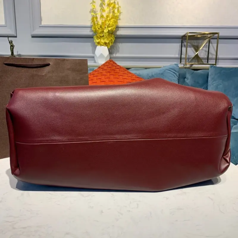 Soft-Gathered-Leather-Large-Shoulder-Pouch-Bag-607984-Bordeaux-Soft-Gathered-Leather-Large-Shoulder-Pouch-Bag-607984-Bordeaux-3.webp