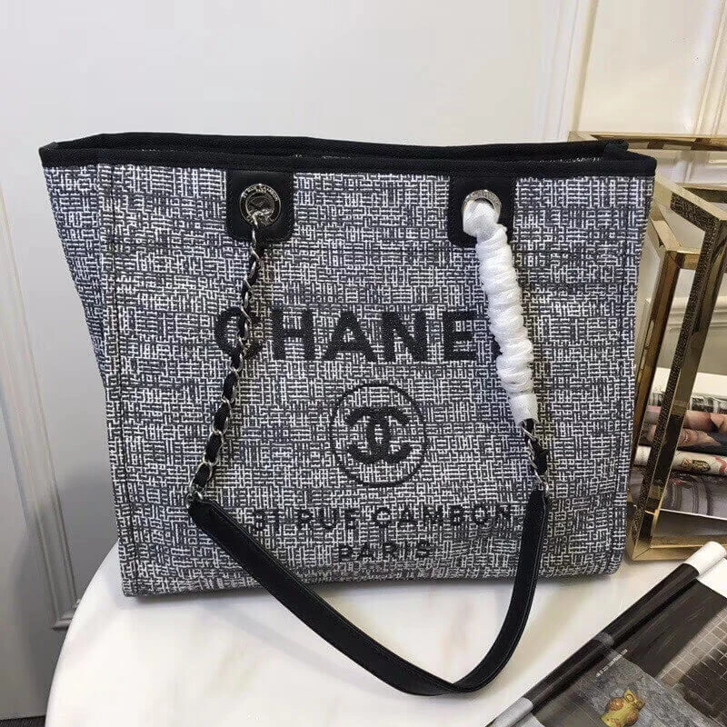 Spacious-Deauville-Style-Chain-Shoulder-Canvas-Tote-Bag-A66939-Black-Spacious-Deauville-Style-Chain-Shoulder-Canvas-Tote-Bag-A66939-Black-2.webp