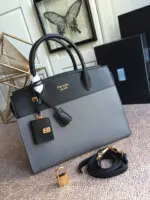 Structured-Saffiano-Leather-Top-Handle-Esplanade-Bag-1BA047-Grey-Structured-Saffiano-Leather-Top-Handle-Esplanade-Bag-1BA047-Grey-2.webp