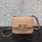 Structured-V-Accent-Small-Shiny-Calfskin-Shoulder-Bag-0021-Apricot-Structured-V-Accent-Small-Shiny-Calfskin-Shoulder-Bag-0021-Apricot-1.webp
