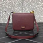 Structured-V-Accent-Small-Shiny-Calfskin-Shoulder-Bag-0021-Burgundy-Structured-V-Accent-Small-Shiny-Calfskin-Shoulder-Bag-0021-Burgundy-2.webp